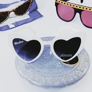 New Bride & Babe White Heart Sunglasses: Perfect Bachelorette Party Favo…